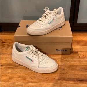 Like New! Vintage Reebok Classics (5)